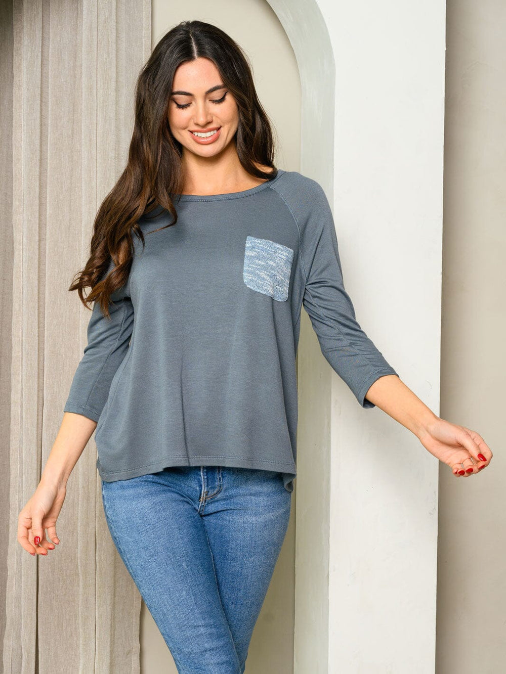 WOMEN'S 3/4 SLEEVE FRONT POCKET TWO TONE TOP