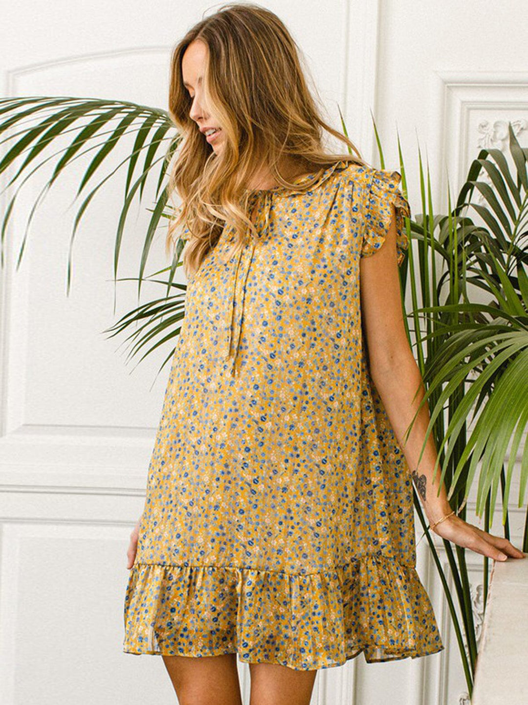 WOMEN'S SLEEVELESS RUFFLE SHIMMER FLORAL MINI DRESS