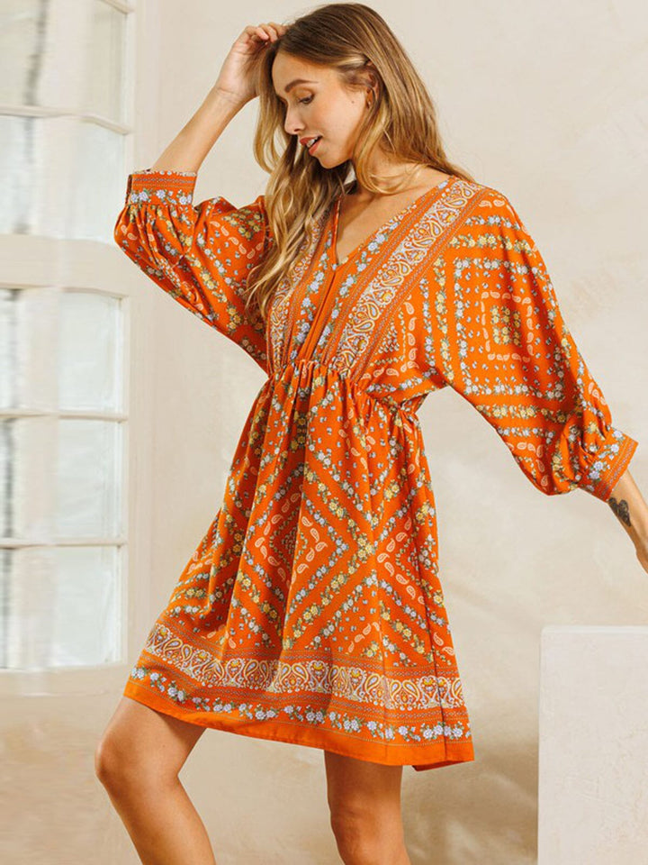 WOMEN'S 3/4 SLEEVE V-NECK ELASTIC WAISTMULTI PRINT MINI DRESS