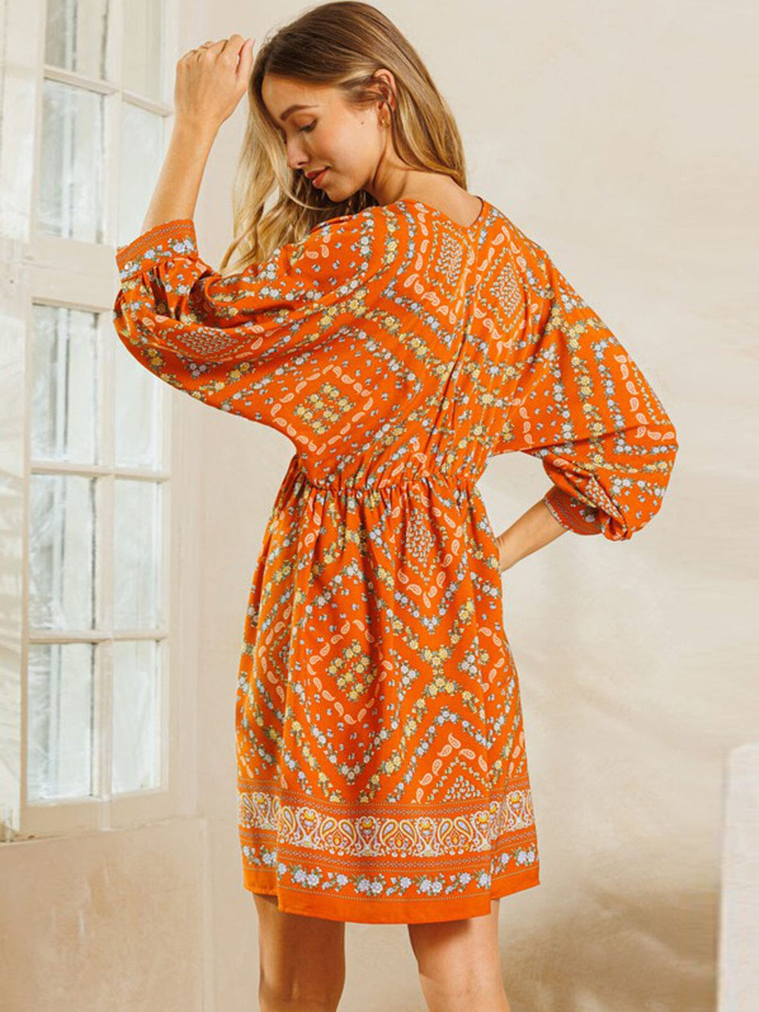 WOMEN'S 3/4 SLEEVE V-NECK ELASTIC WAISTMULTI PRINT MINI DRESS