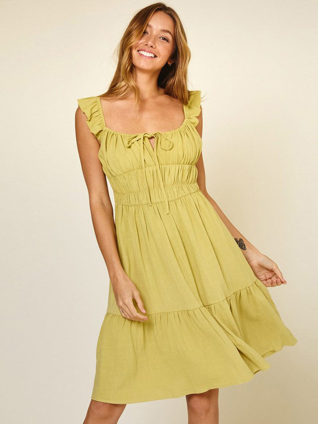 WOMEN'S SLEEVELESS RUFFLE SMOCK TIERED MINI DRESS