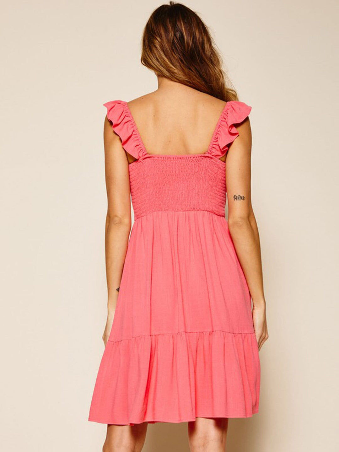 WOMEN'S SLEEVELESS RUFFLE SMOCK TIERED MINI DRESS
