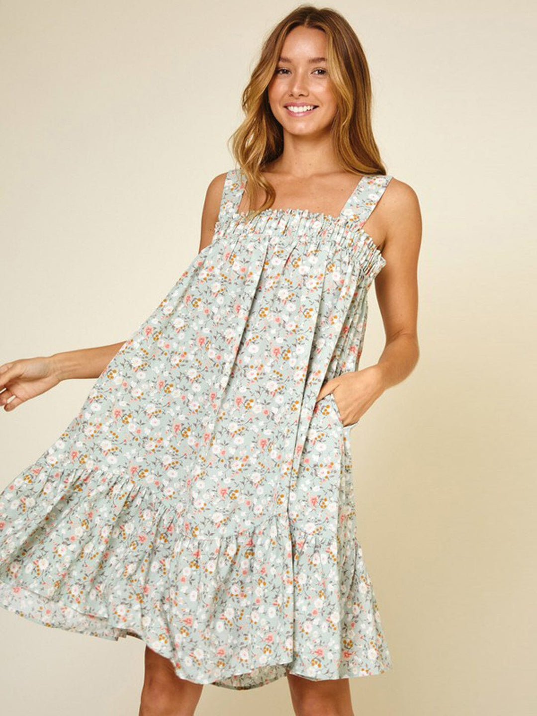 WOMEN'S SLEEVELESS RUFFLE SMOCK NECK FLORAL MINI DRESS