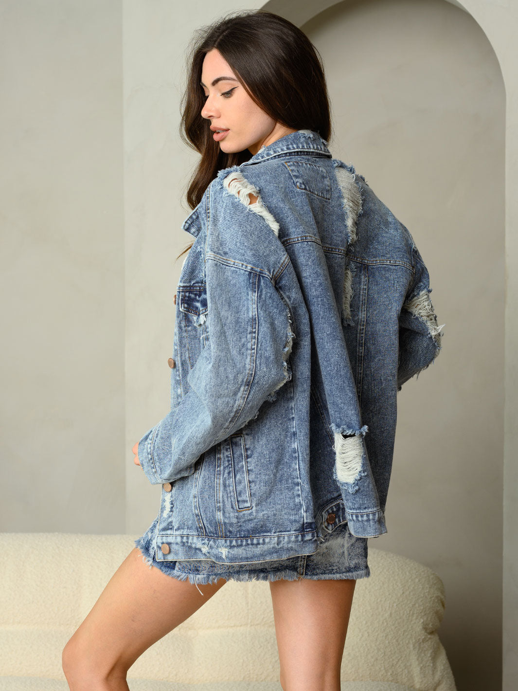 WOMEN'S DENIM WITH RIPPED DISTRESS DETAIL JACKET