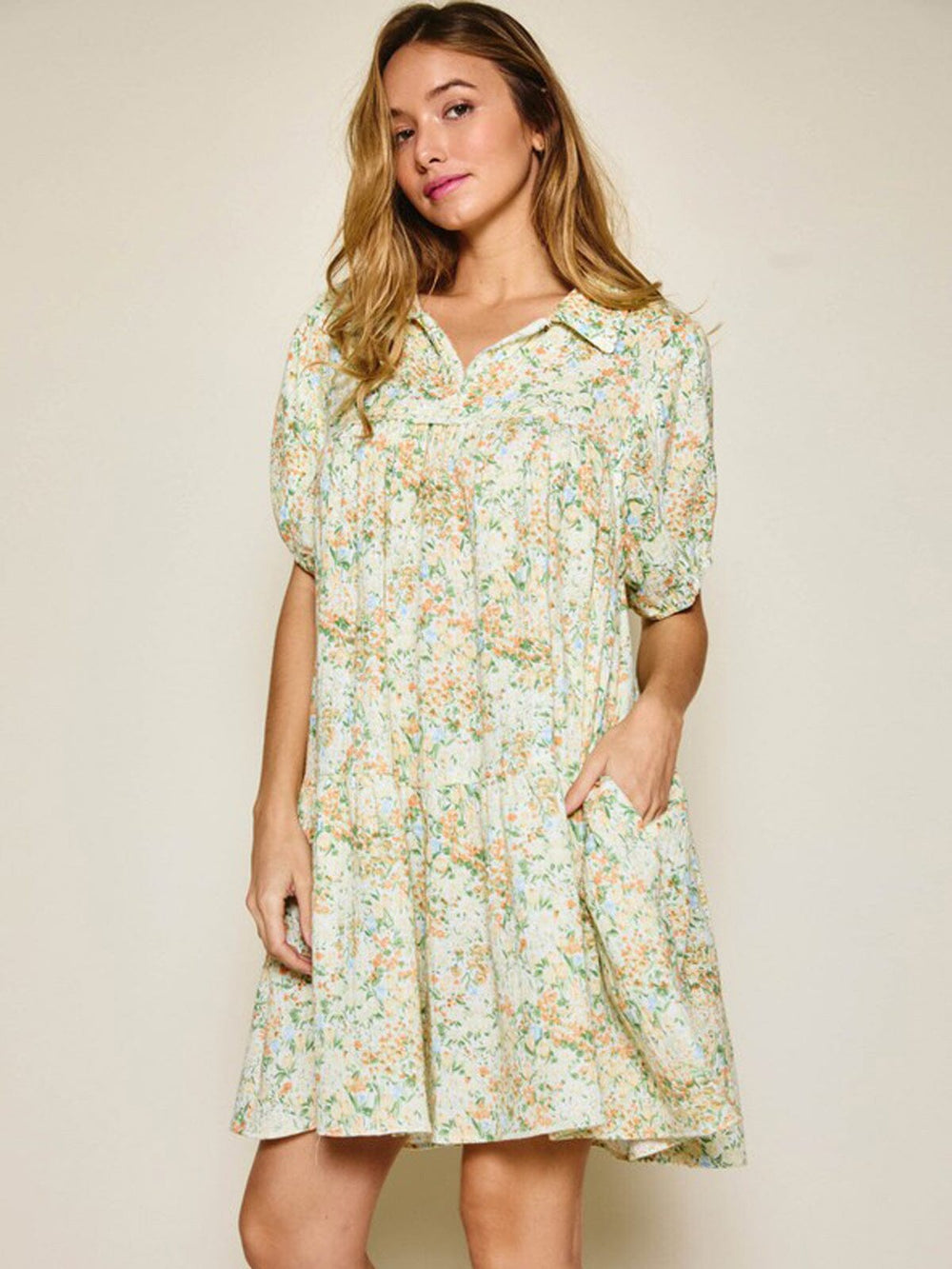 WOMEN'S SHORT SLEEVE TIERED FLORAL V-NECK MINI DRESS