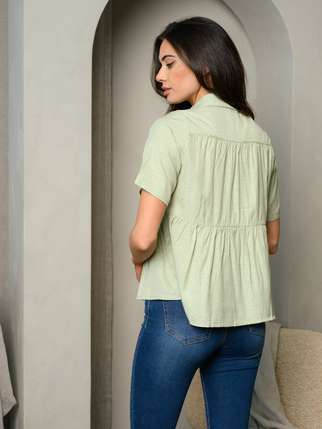 WOMEN'S SHORT SLEEVE BUTTON FRONT COLLAR TOP