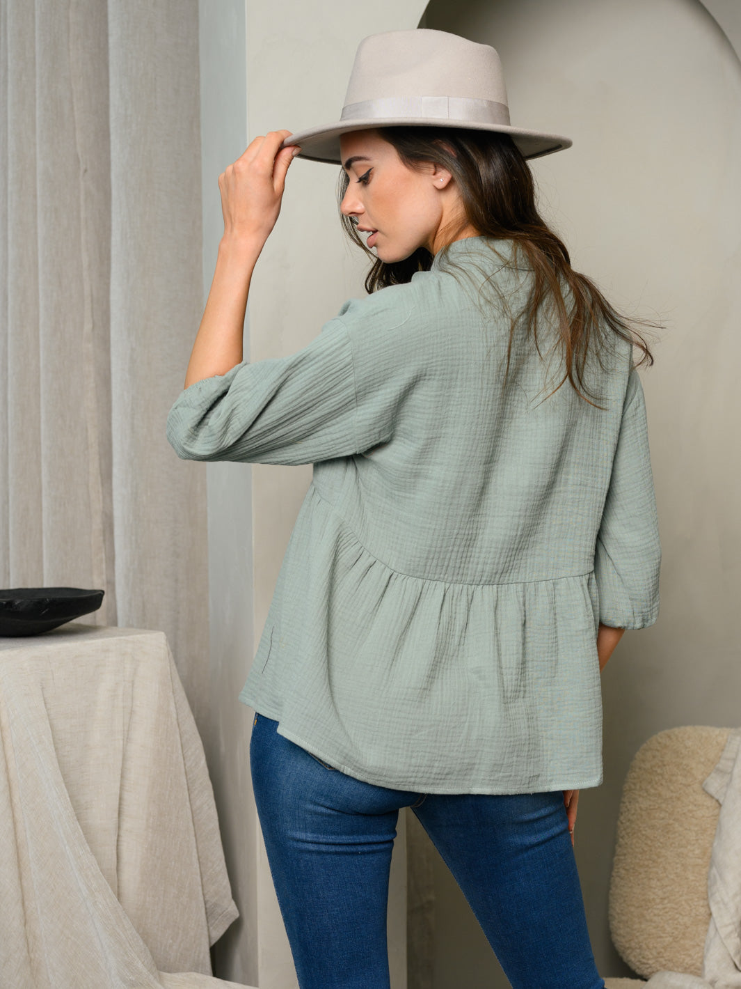 WOMEN'S 3/4 PUFF SLEEVE BUTTON FRONT TOP