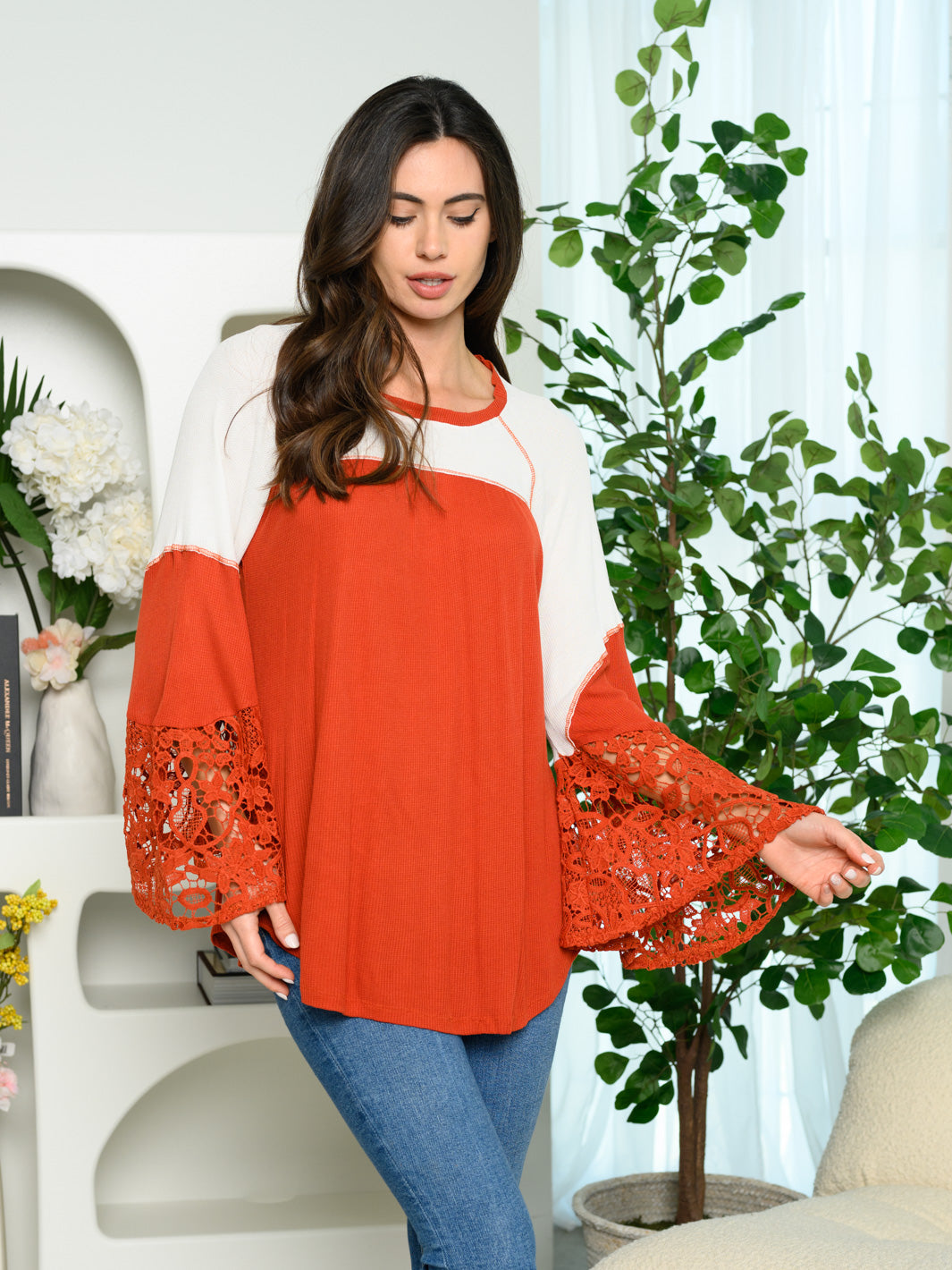 WOMEN'S LONG BELL LACE SLEEVES COLORBLOCK TOP