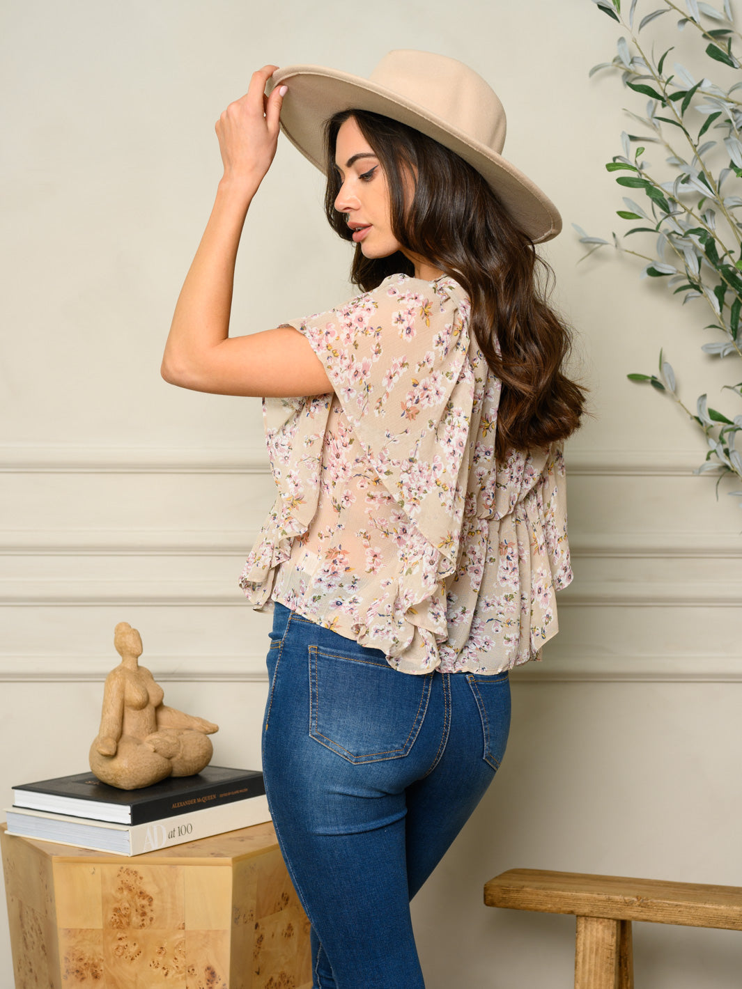 WOMEN'S SHORT SLEEVE FLORAL TOP