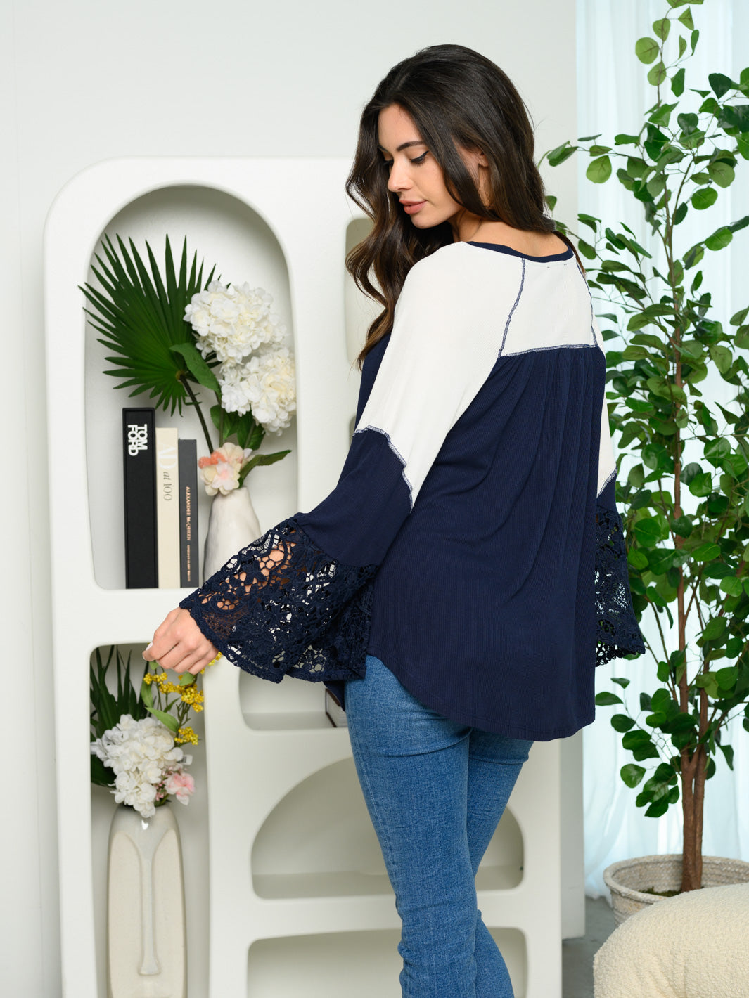 WOMEN'S LONG BELL LACE SLEEVES COLORBLOCK TOP