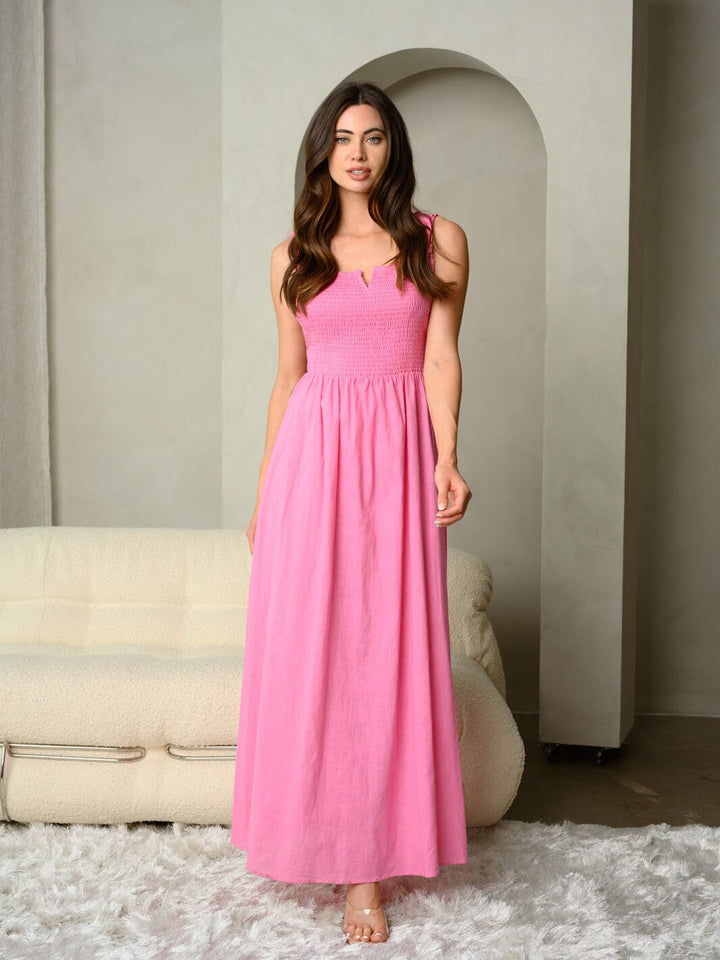 WOMEN'S SLEEVELESS SMOCKED MAXI DRESS