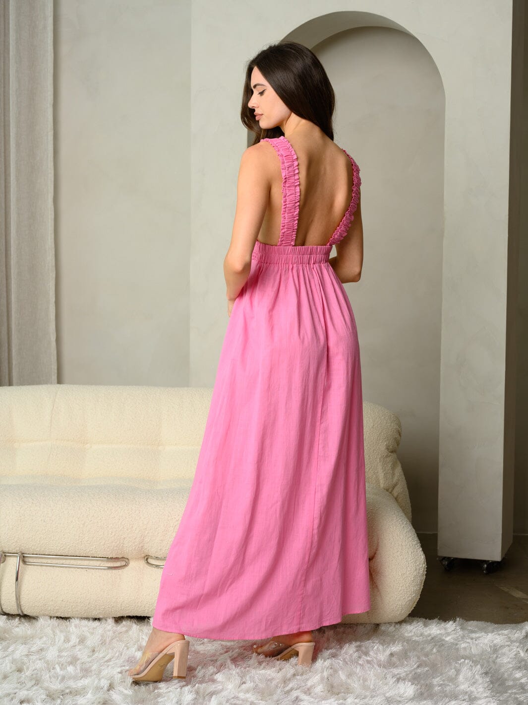 WOMEN'S SLEEVELESS SMOCKED MAXI DRESS