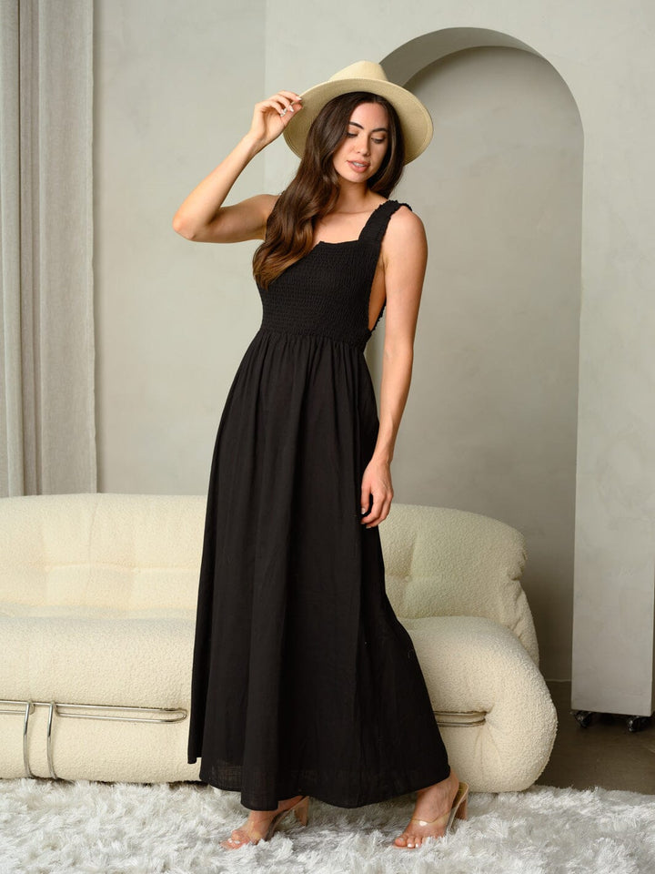 WOMEN'S SLEEVELESS SMOCKED MAXI DRESS