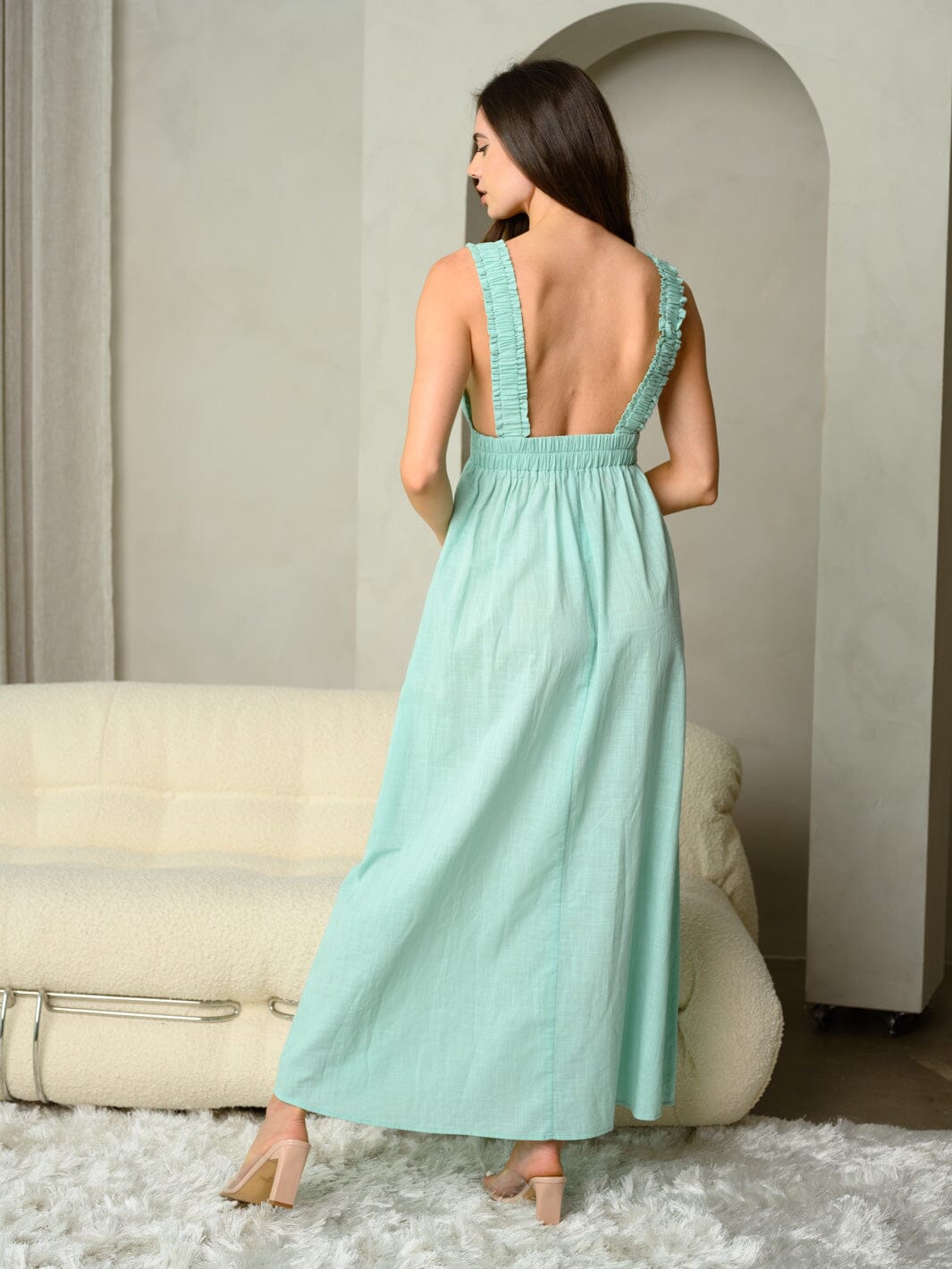 WOMEN'S SLEEVELESS SMOCKED MAXI DRESS
