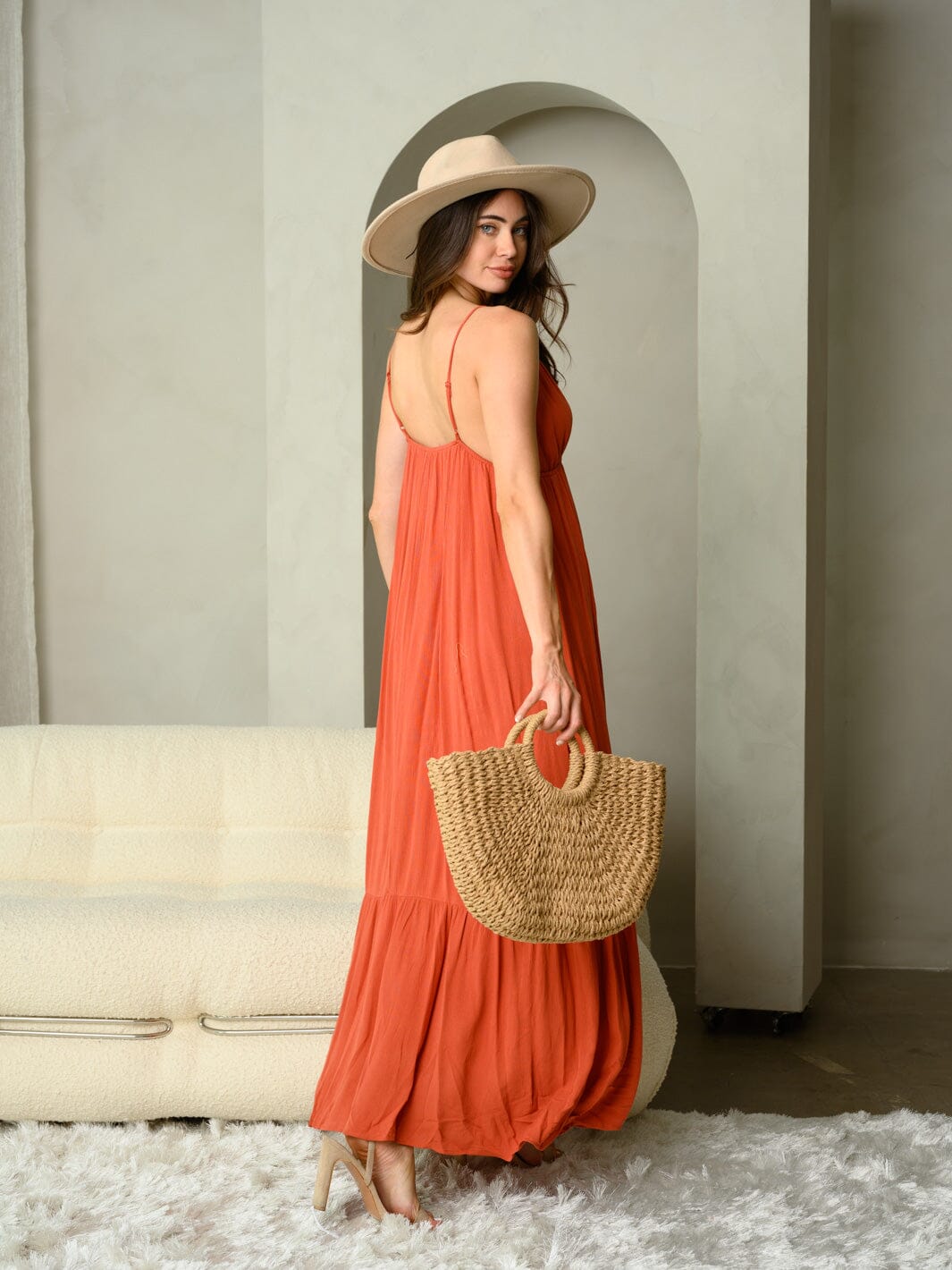 WOMEN'S SLEEVELESS V-NECK FRONT TIE MAXI DRESS