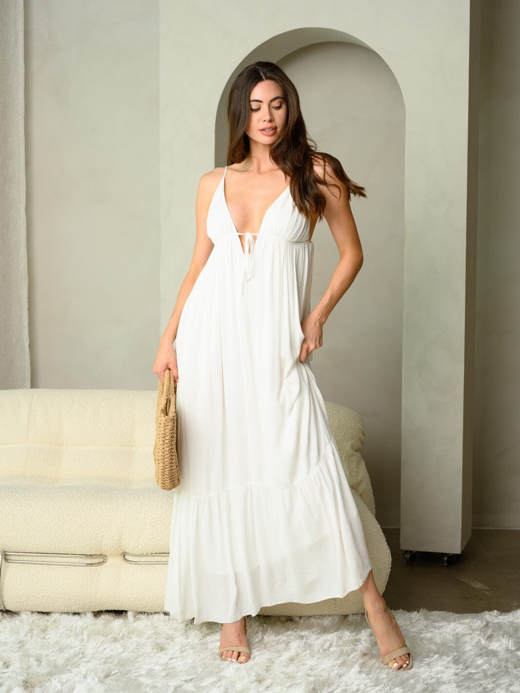 WOMEN'S SLEEVELESS V-NECK FRONT TIE MAXI DRESS
