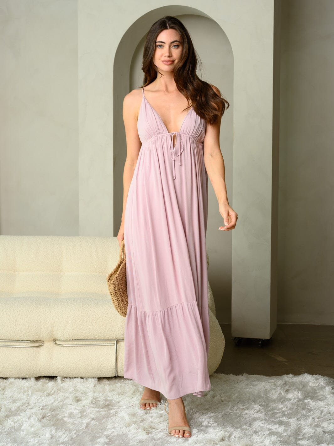WOMEN'S SLEEVELESS V-NECK FRONT TIE MAXI DRESS