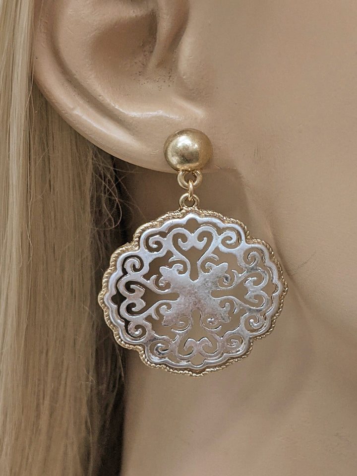 Worn Circle Filigree Drop Fashion Earrings