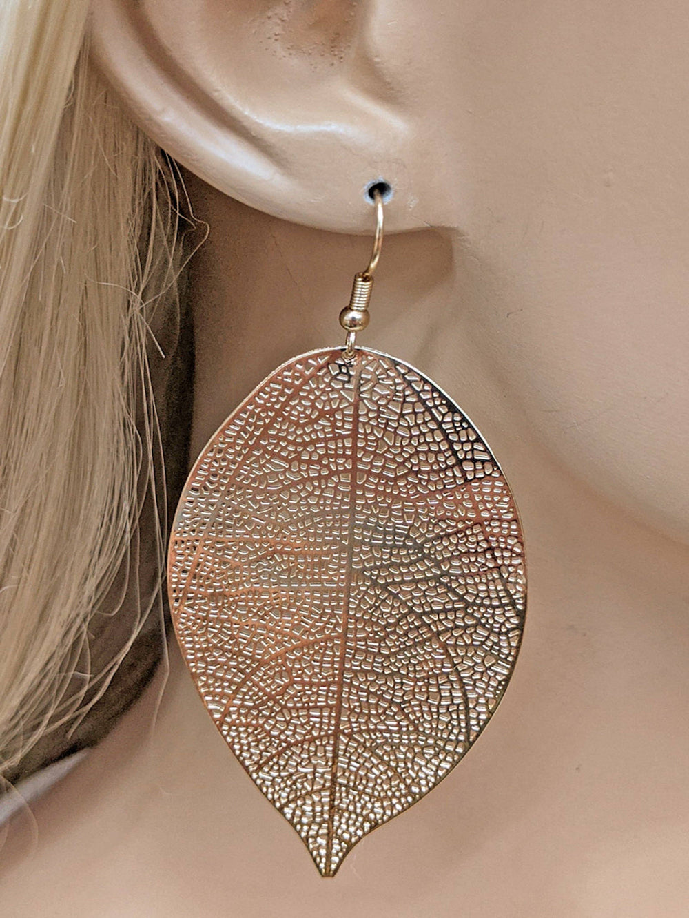 Gold Filigree Leaf Pattern Drop Earrings