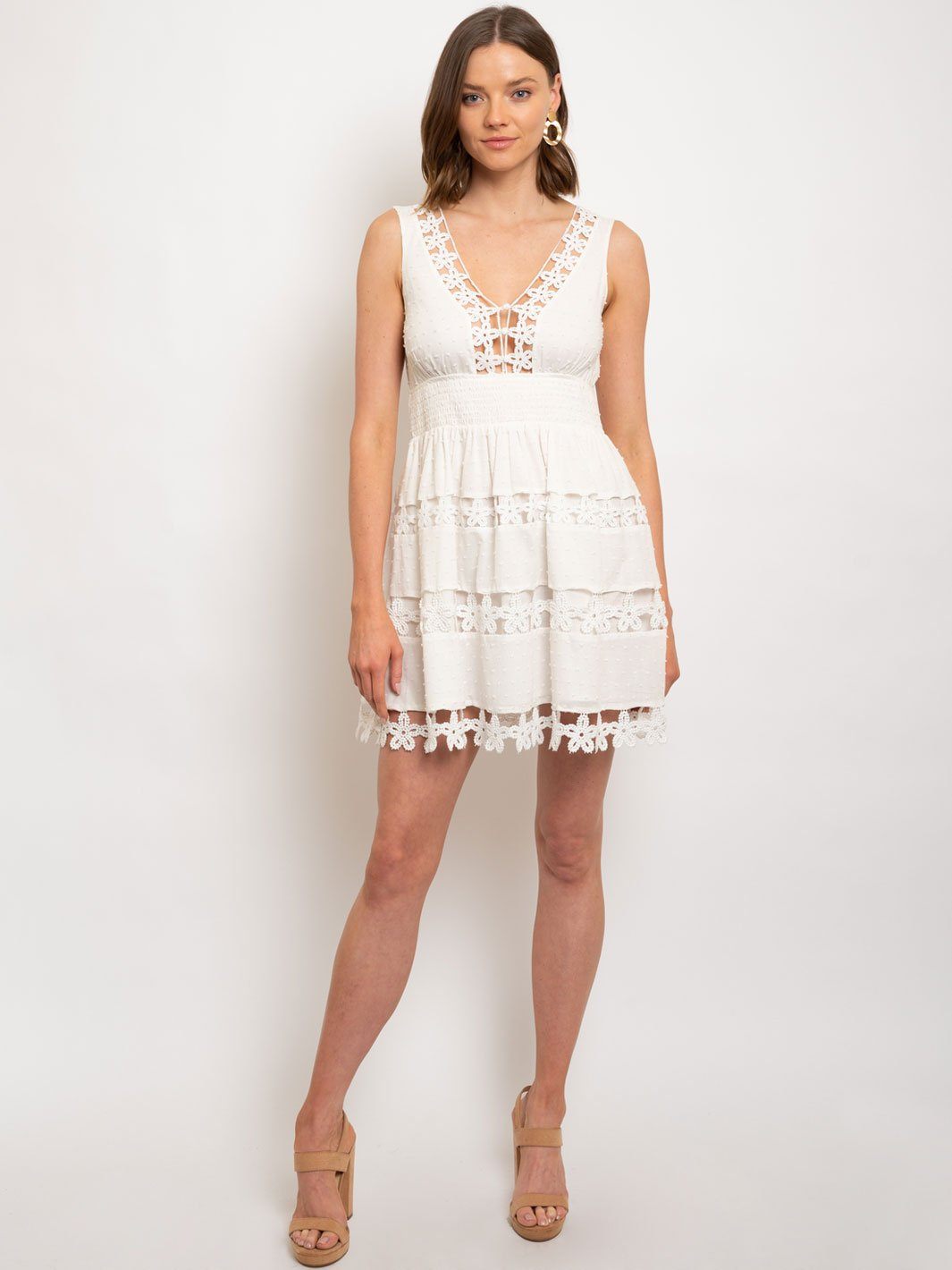 WOMEN'S SCALLOPED FRONT CROCHET TRIM MINI DRESS