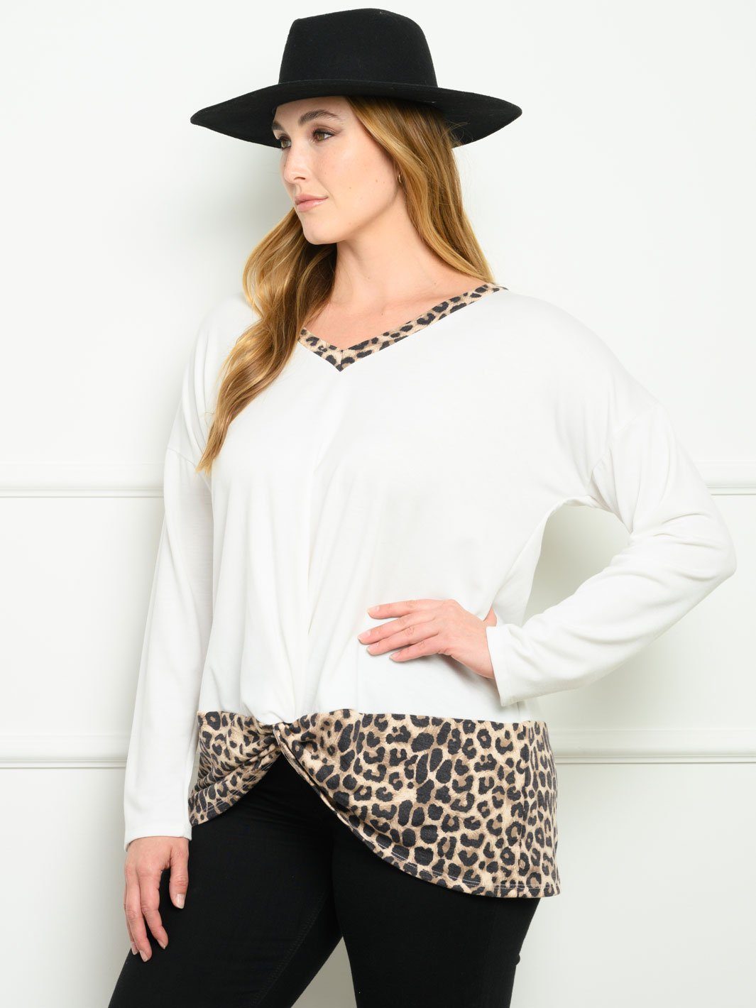 PLUS SIZE LONG SLEEVE ANIMAL PRINT SOLID V-NECK TOP