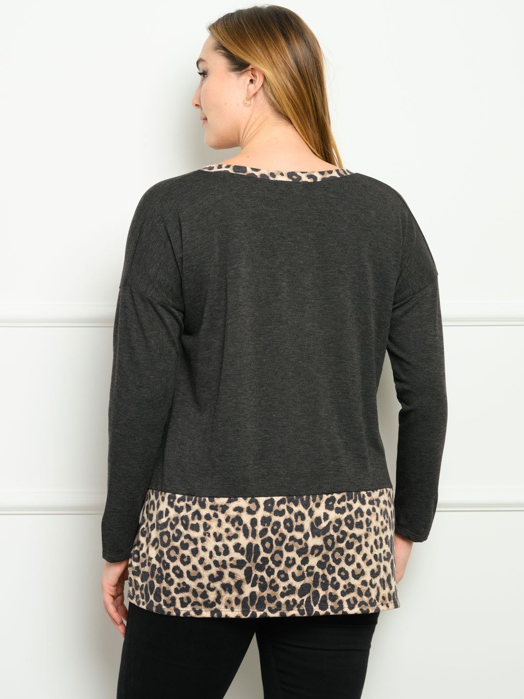 PLUS SIZE LONG SLEEVE ANIMAL PRINT SOLID V-NECK TOP