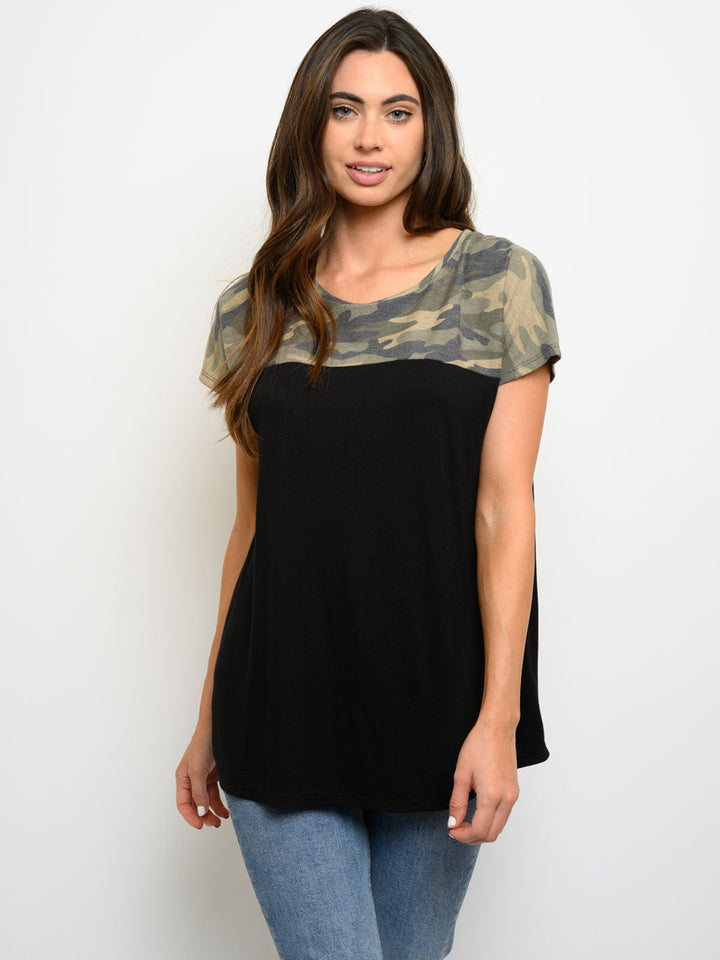 WOMEN'S CAMO PRINTBACK DETAIL TUNIC TOP