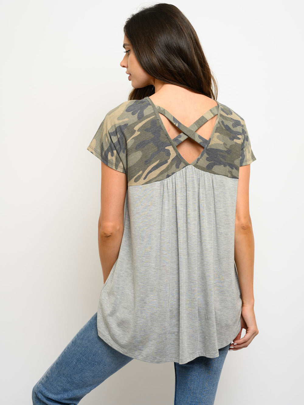WOMEN'S CAMO PRINTBACK DETAIL TUNIC TOP