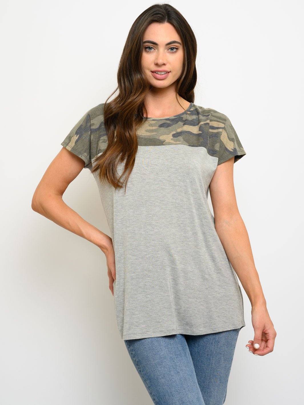WOMEN'S CAMO PRINTBACK DETAIL TUNIC TOP