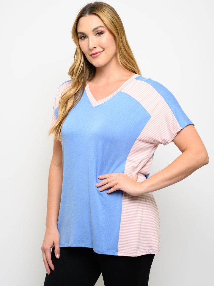 PLUS SIZE SHORT SLEEVE COLORBLOCK V-NECK TOP