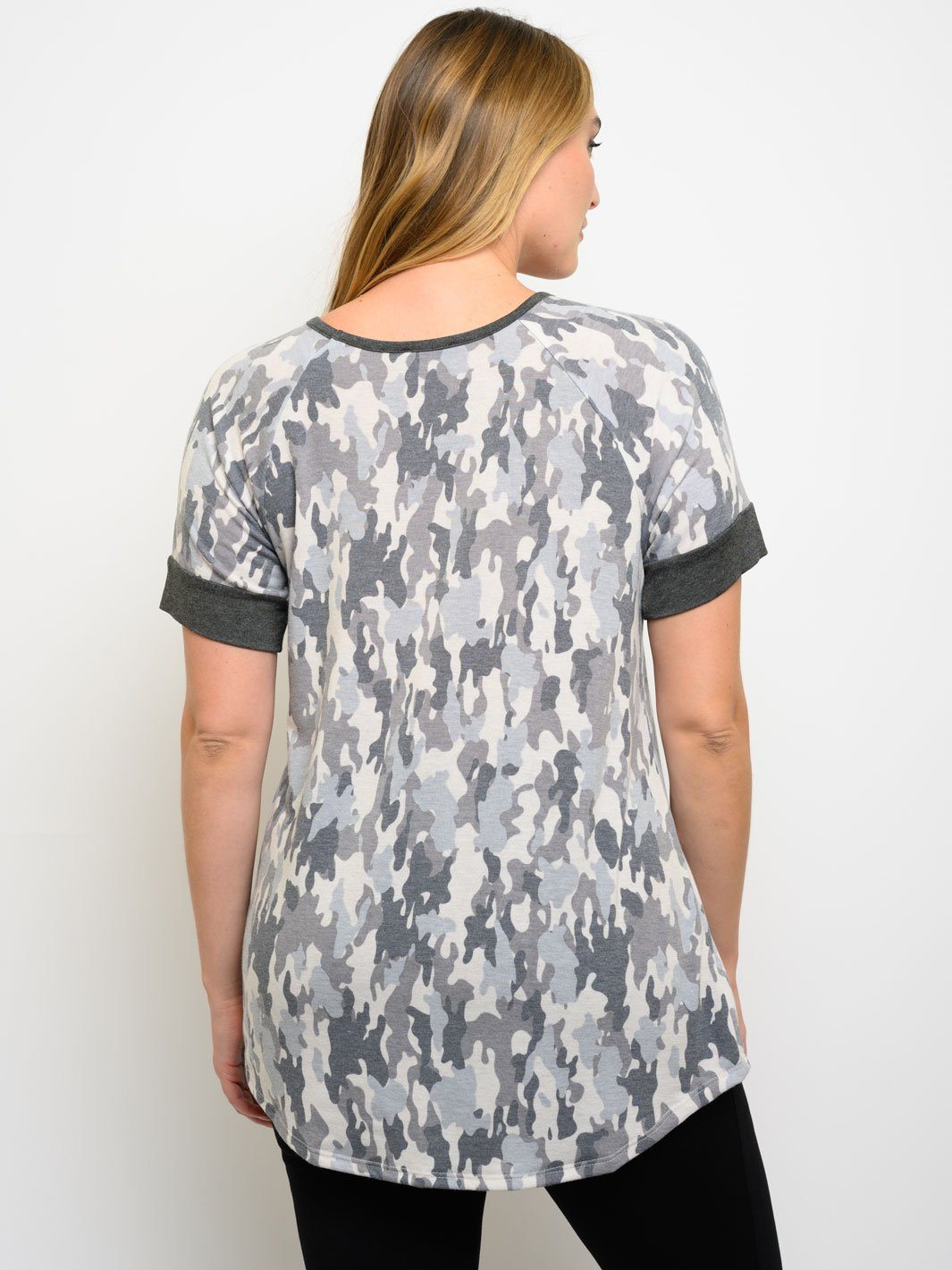 PLUS SIZE CAMO PRINT SHORT SLEEVE TOP