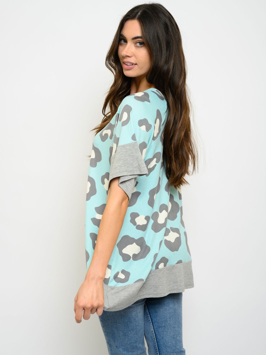 WOMEN'S SHORT SLEEVE ANIMAL PRINT TOP