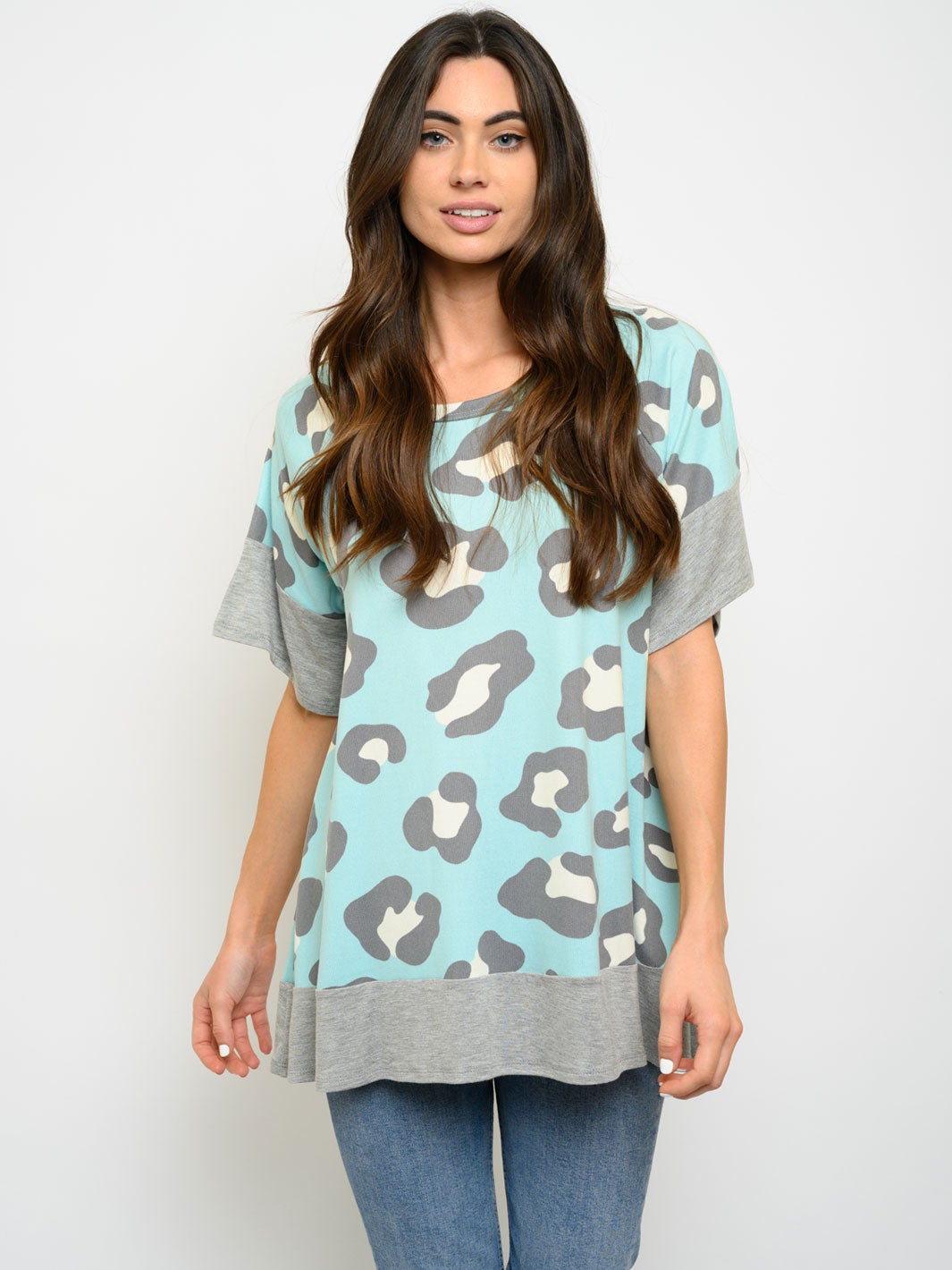 WOMEN'S SHORT SLEEVE ANIMAL PRINT TOP