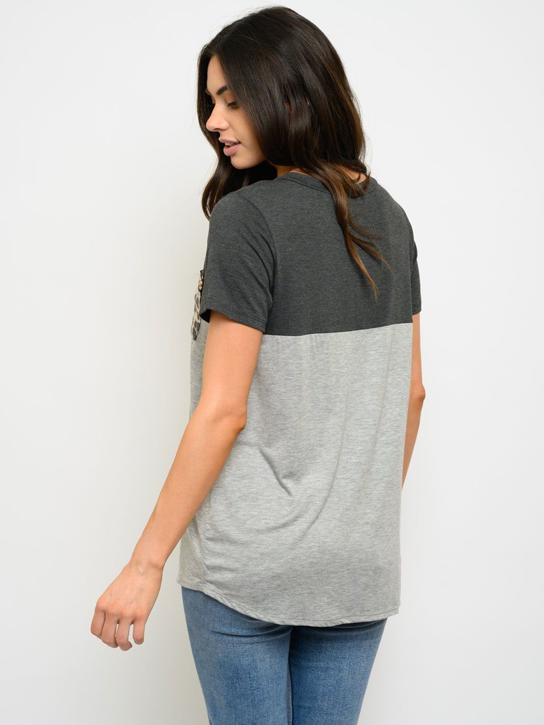 WOMEN'S SHORT SLEEVE FRONT POCKET TOP
