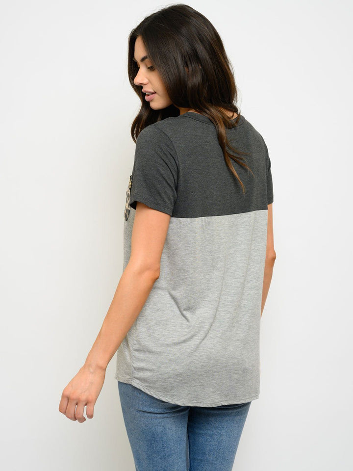 WOMEN'S SHORT SLEEVE FRONT POCKET TOP