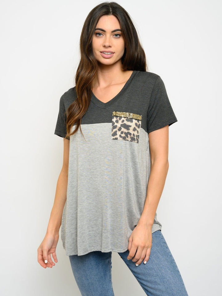 WOMEN'S SHORT SLEEVE FRONT POCKET TOP
