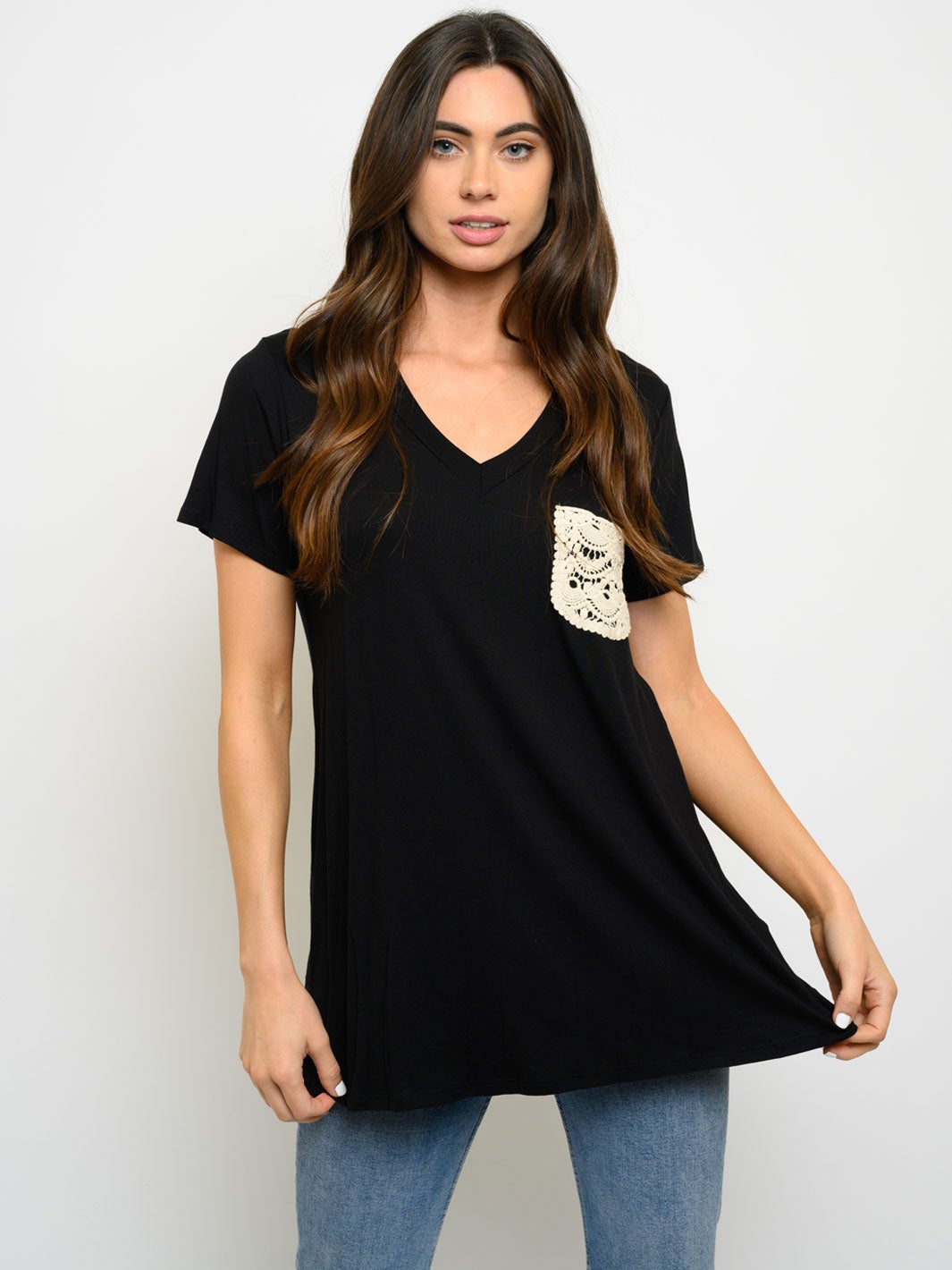 WOMEN'S SHORT SLEEVE FRONT POCKET V-NECK TOP