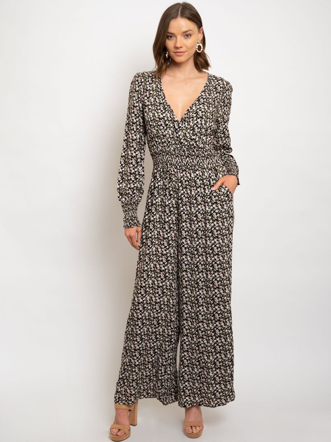 WOMEN'S DITZY PRINTED SMOCKING DETAILED JUMPSUIT