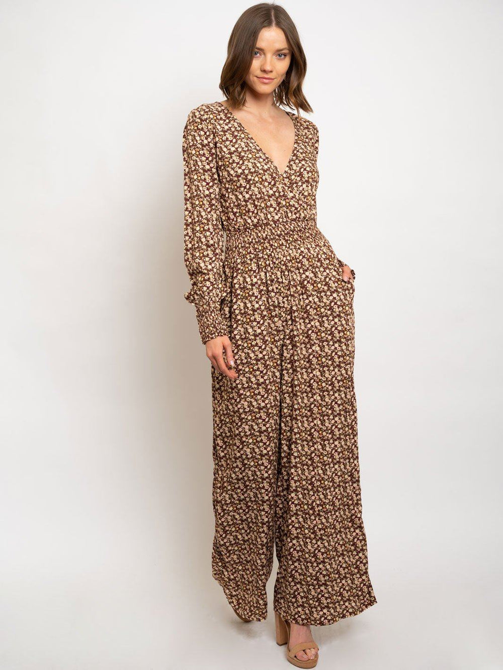 WOMEN'S DITZY PRINTED SMOCKING DETAILED JUMPSUIT