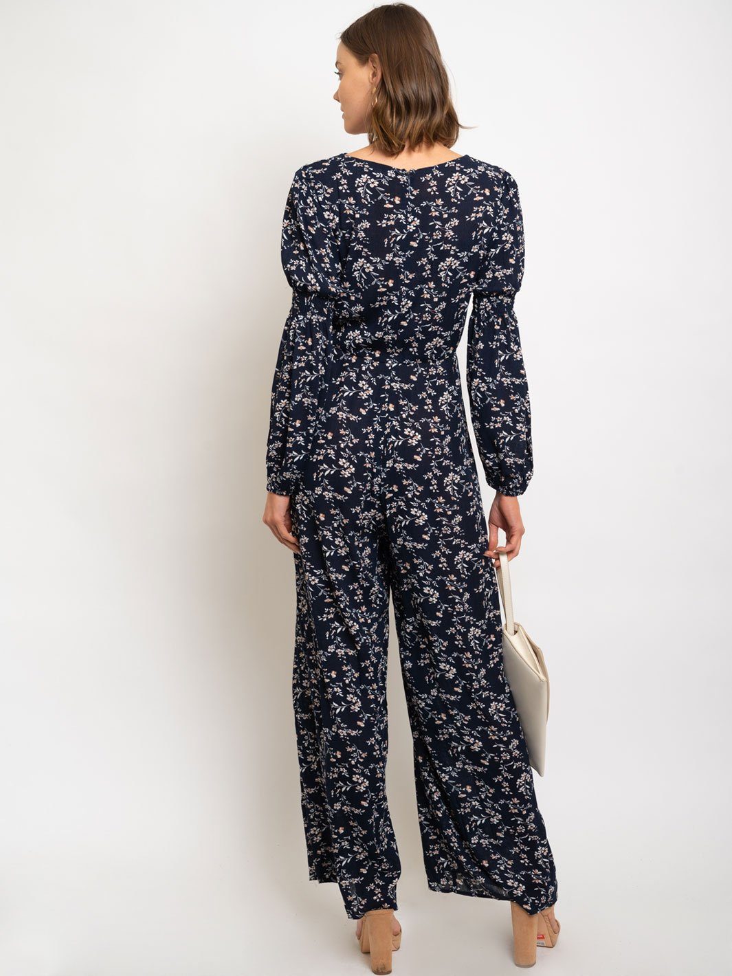 WOMEN'S SMOCKING DETAILED LONG SLEEVE PRINTED GAUZE JUMPSUIT