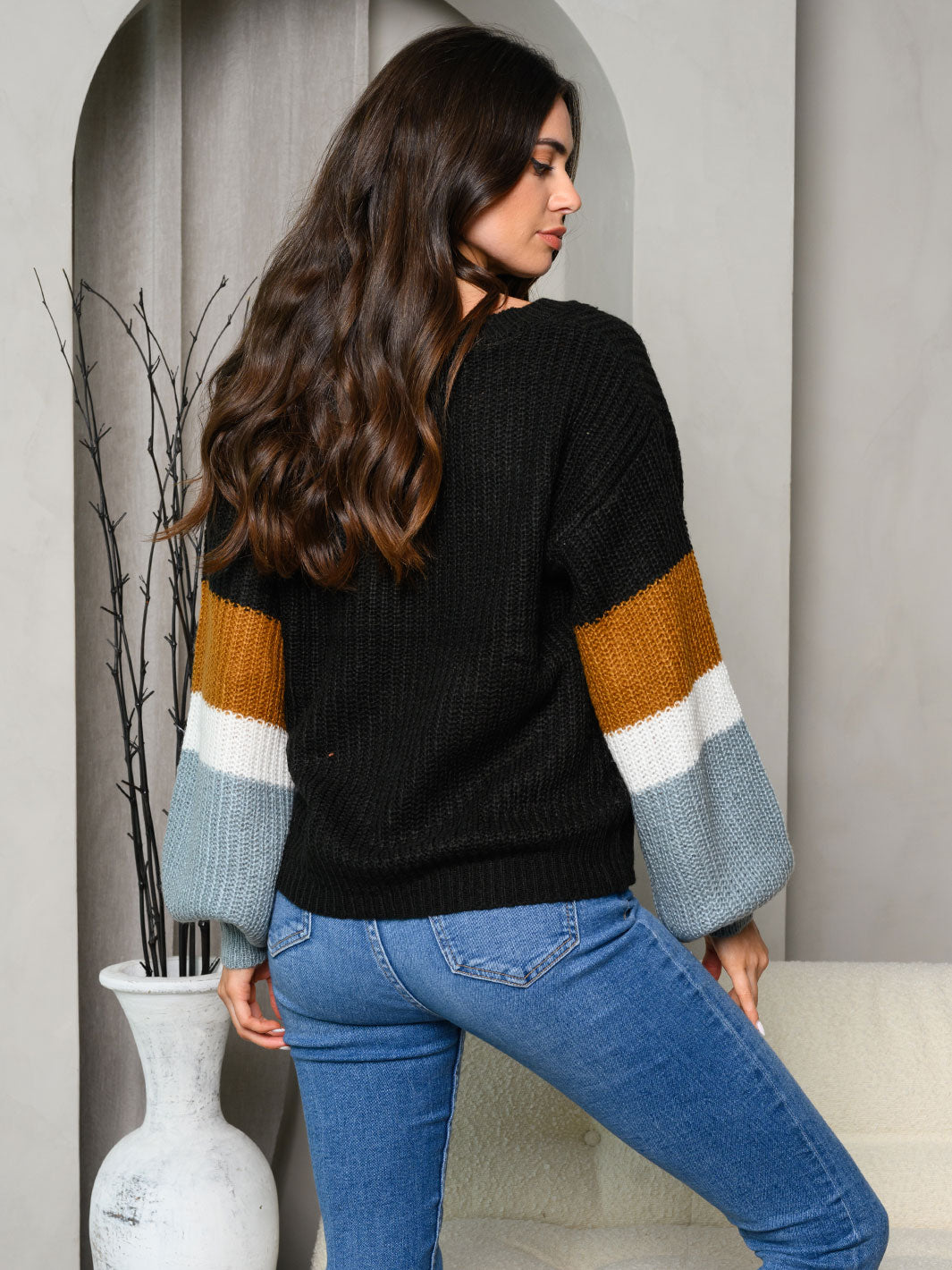 WOMEN'S LONG SLEEVE V-NECK COLORBLOCK SWEATER