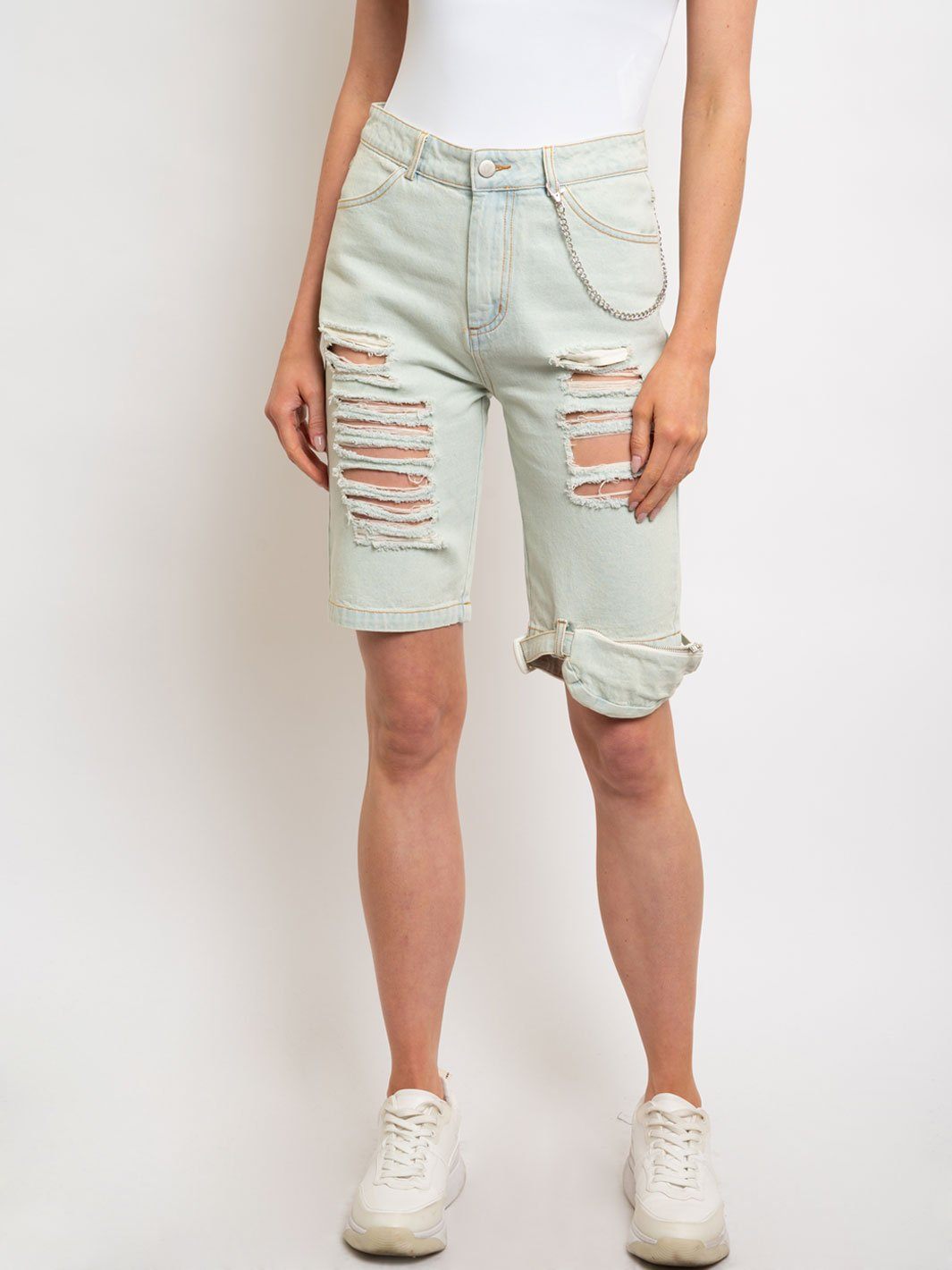 WOMEN'S DENIM DISTRESSED CAPRI SHORTS