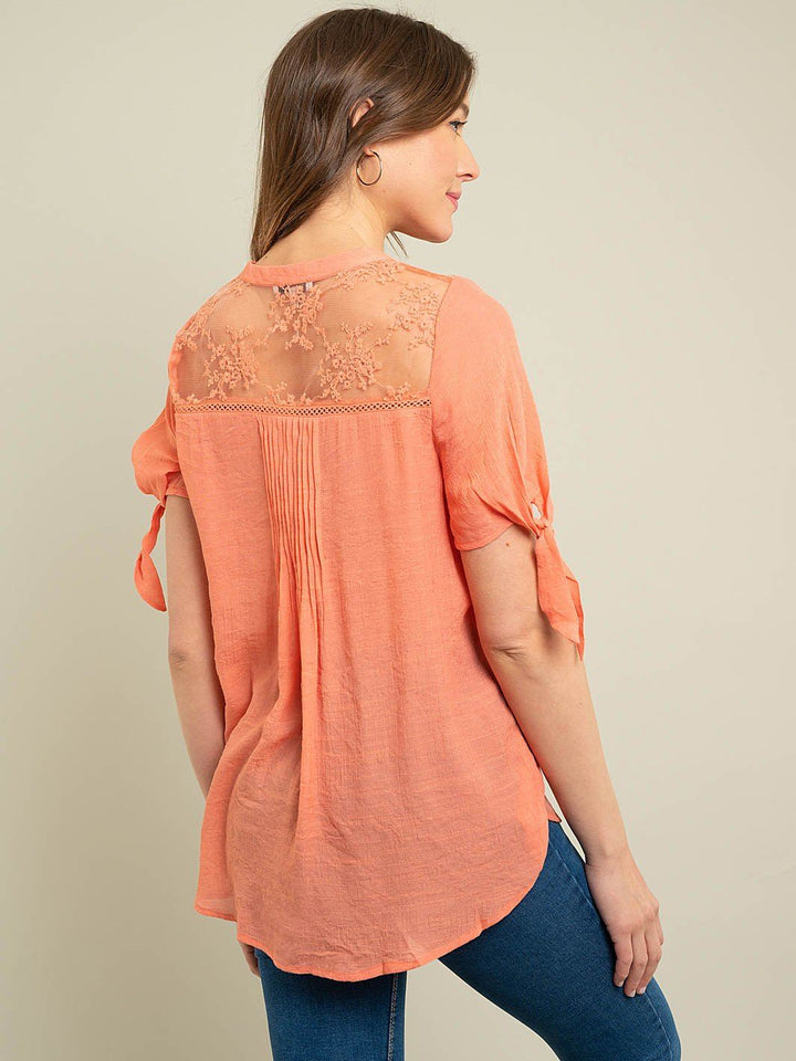 WOMEN'S SHORT SLEEVE LACE NECKLINE WOVEN TOP