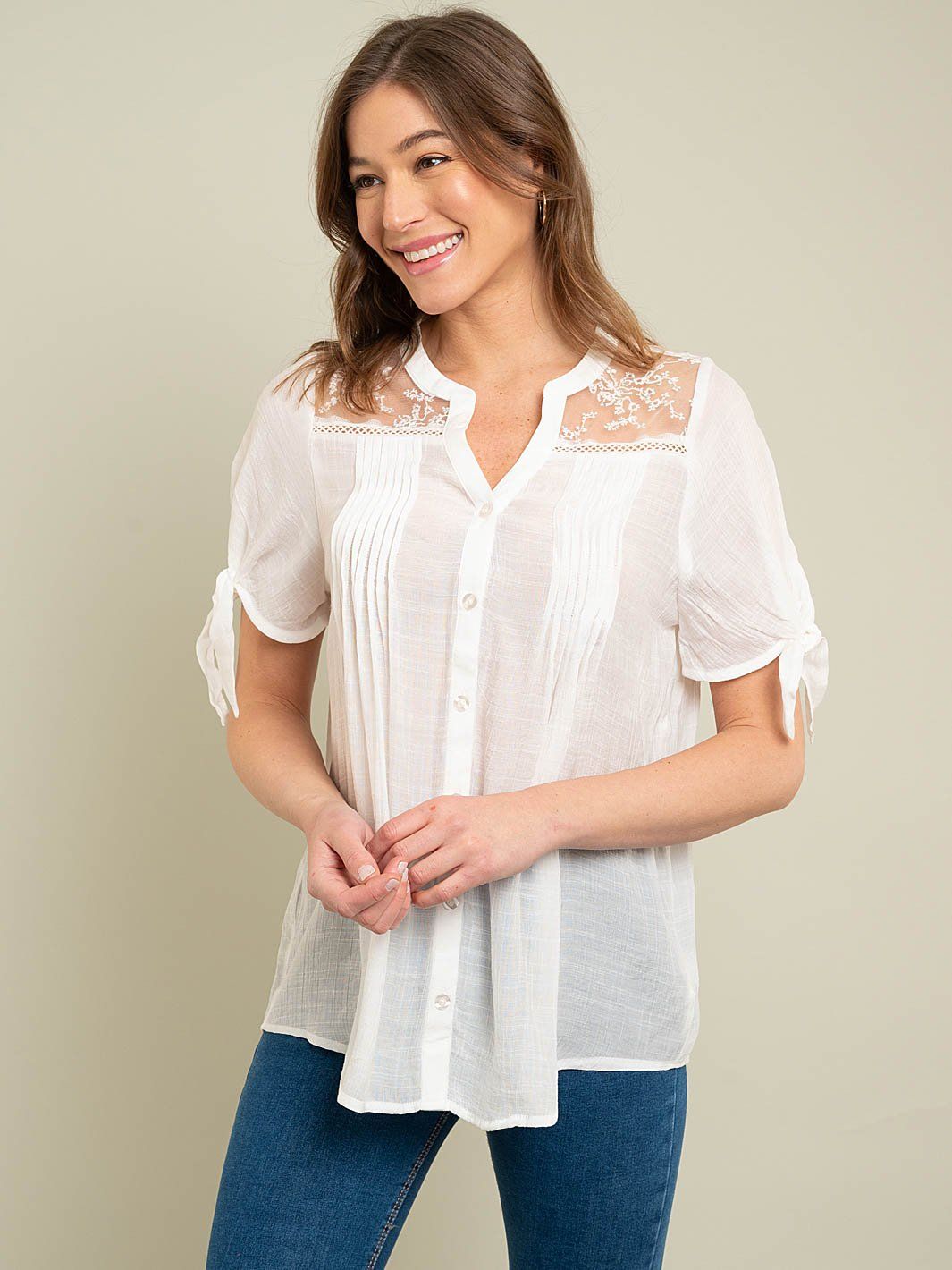 WOMEN'S SHORT SLEEVE LACE NECKLINE WOVEN TOP