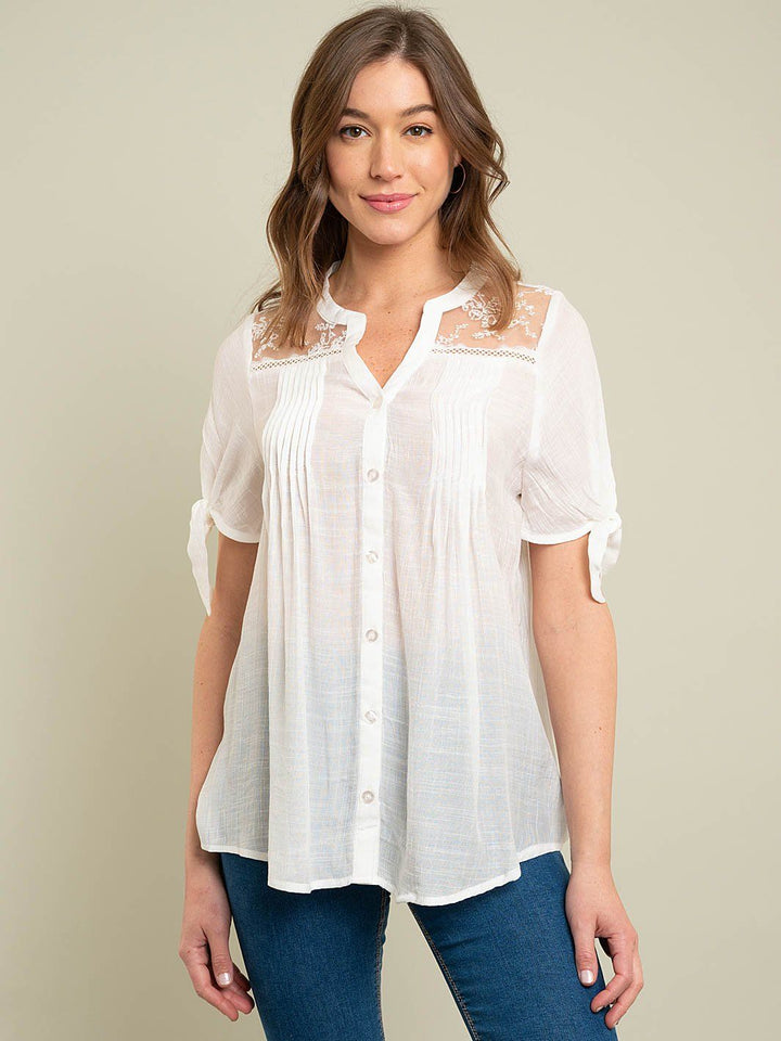 WOMEN'S SHORT SLEEVE LACE NECKLINE WOVEN TOP