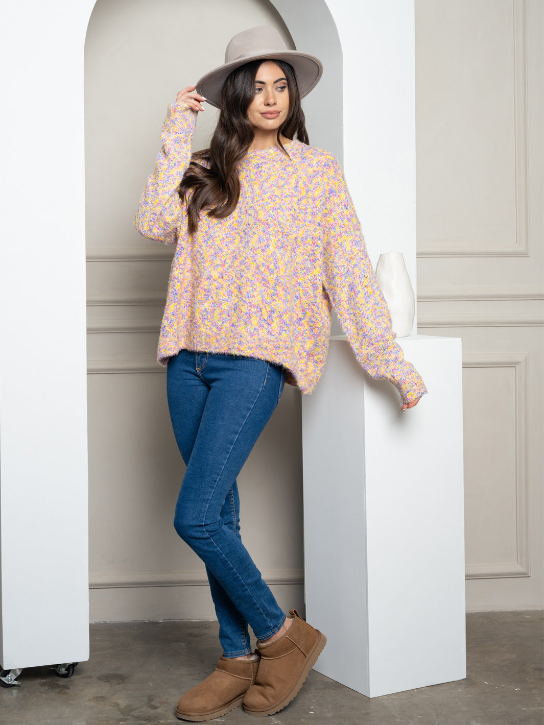 WOMEN'S LONG SLEEVE SWEATER