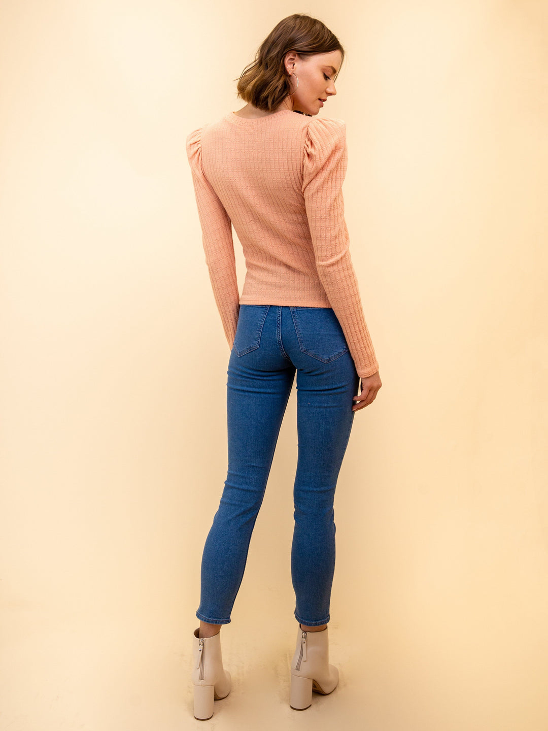 WOMEN'S LONG SLLEEVE PUFF SHOULDER KNIT TOP