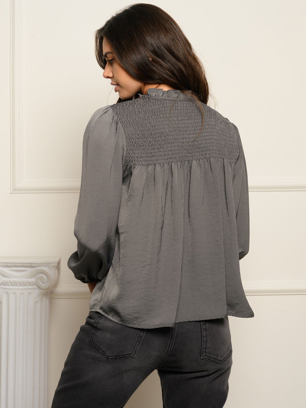 WOMEN'S SMOCKED YOKE LONG SLEEVE TOP