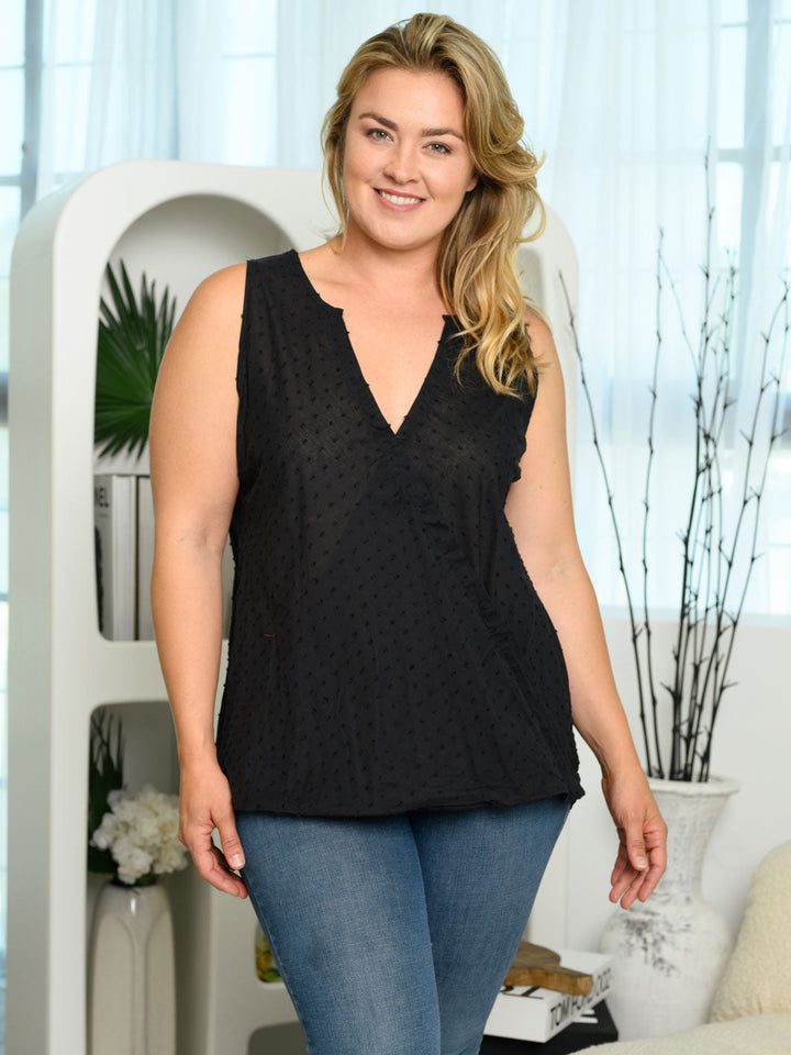 PLUS SIZE SLEEVELESS V-NECK TANK TOP