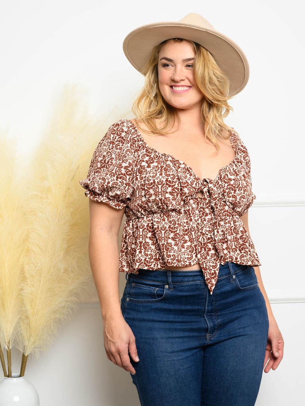 PLUS SIZE FLORAL FRONT TIE RUFFLE TOP